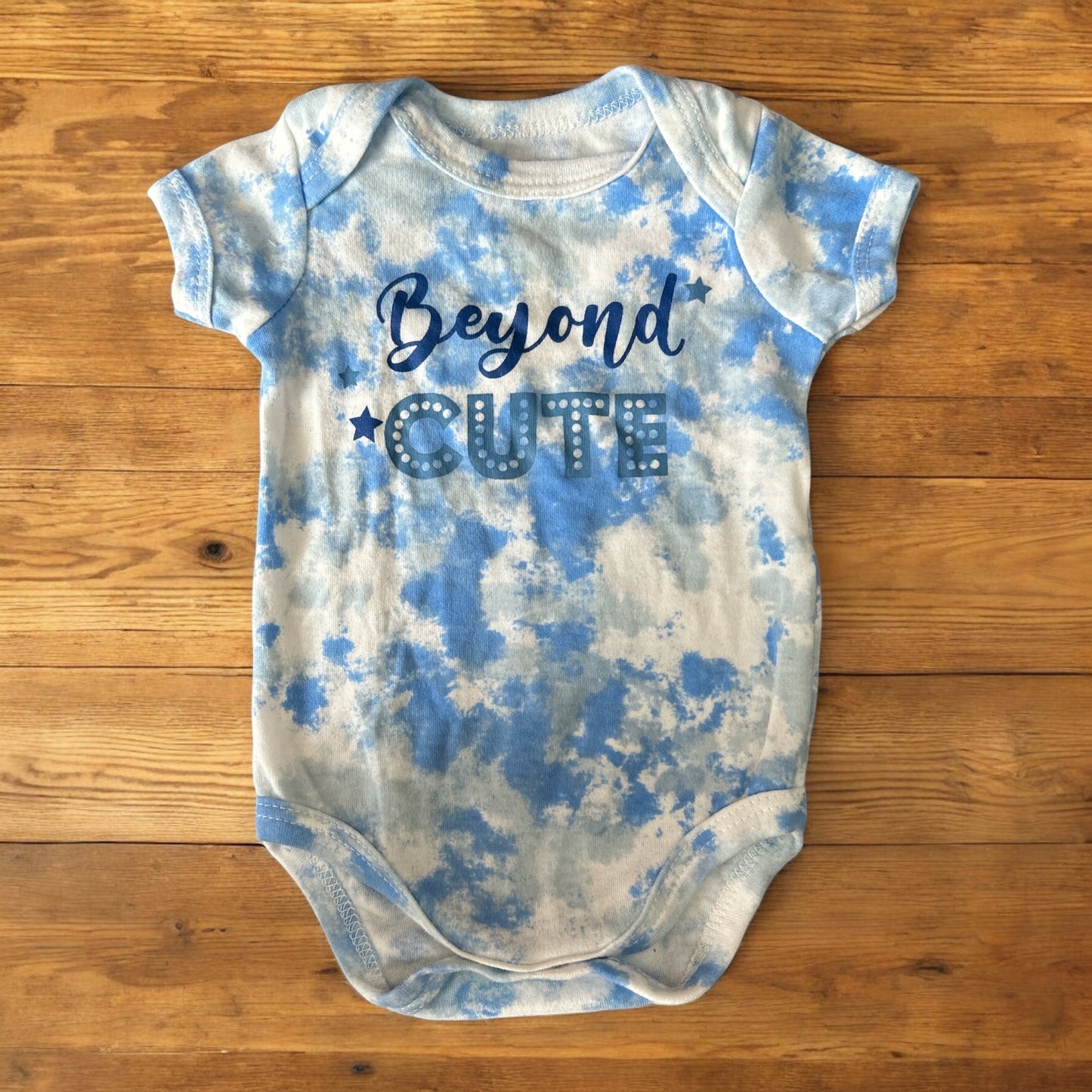 New Beyond Cute Onesie Size 0-3 Months 1042