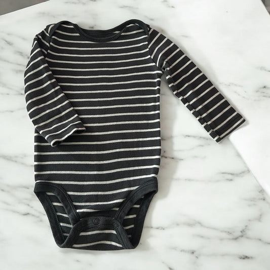 Carter long sleeved grey and white onesie 12m 1332