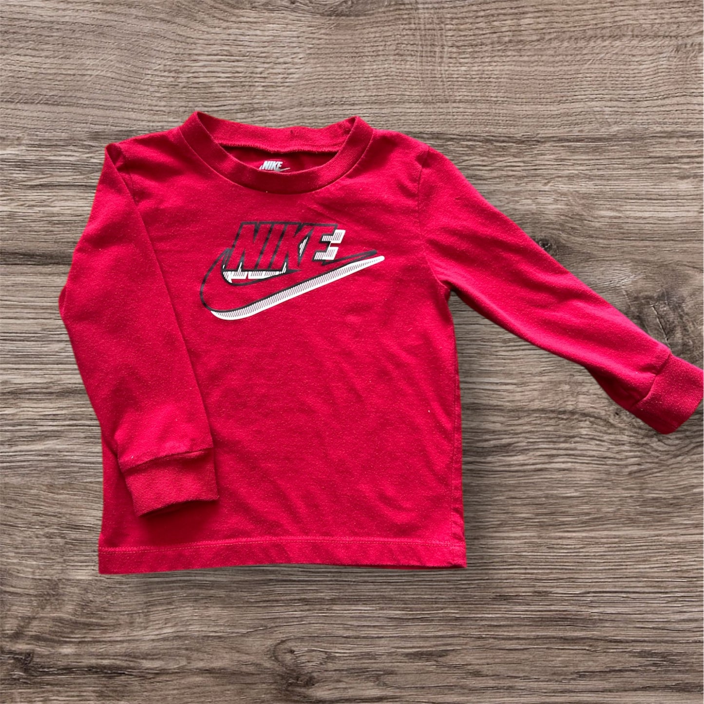 Boys Size 24 M Nike Sportswear Retro Logo Long Sleeve Graphic Tee 1272